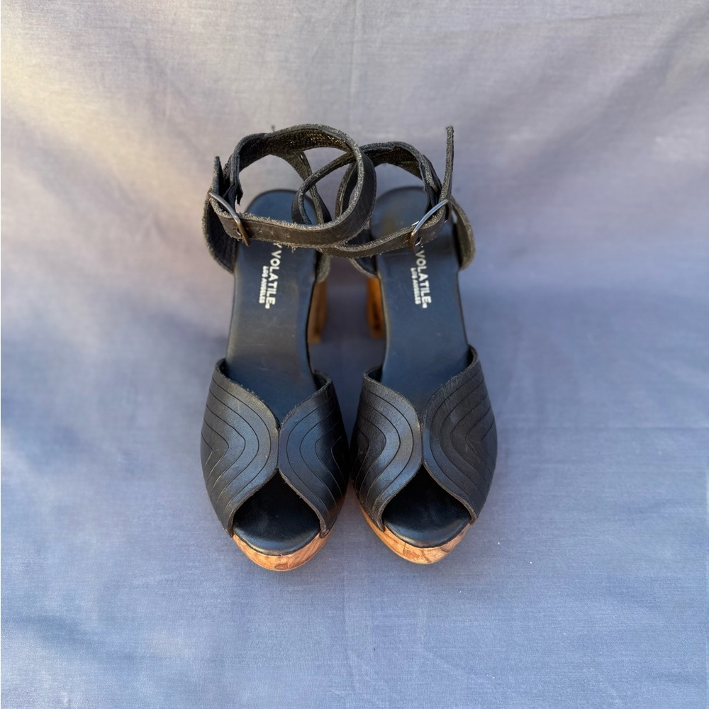Very Volatile Leominster Platform Sandals Women’s Size 6 Black Leather #  551172 - Picture 2 of 7